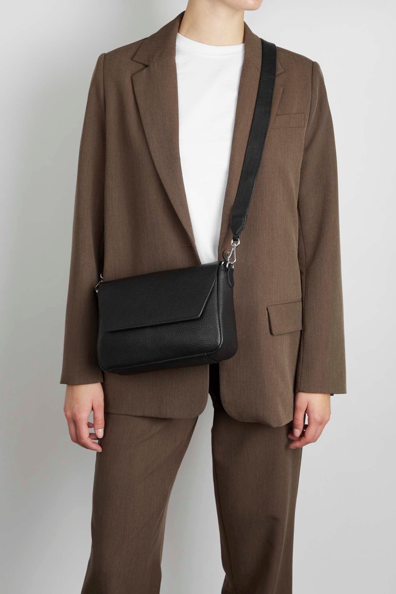 ◆VALLUV◆ GRANG BAG BLACK [正規品/関税込] NeevaMBG Large Crossbody Bag, Grain – Markberg.com